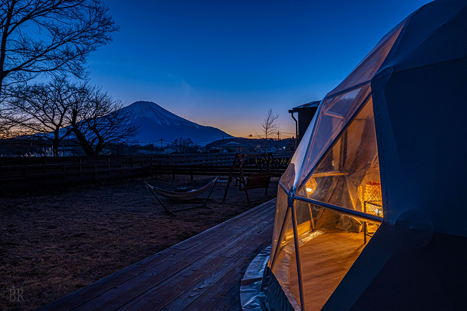 Seven Units: Three Types of Dome Tents and a Luxury Cottage